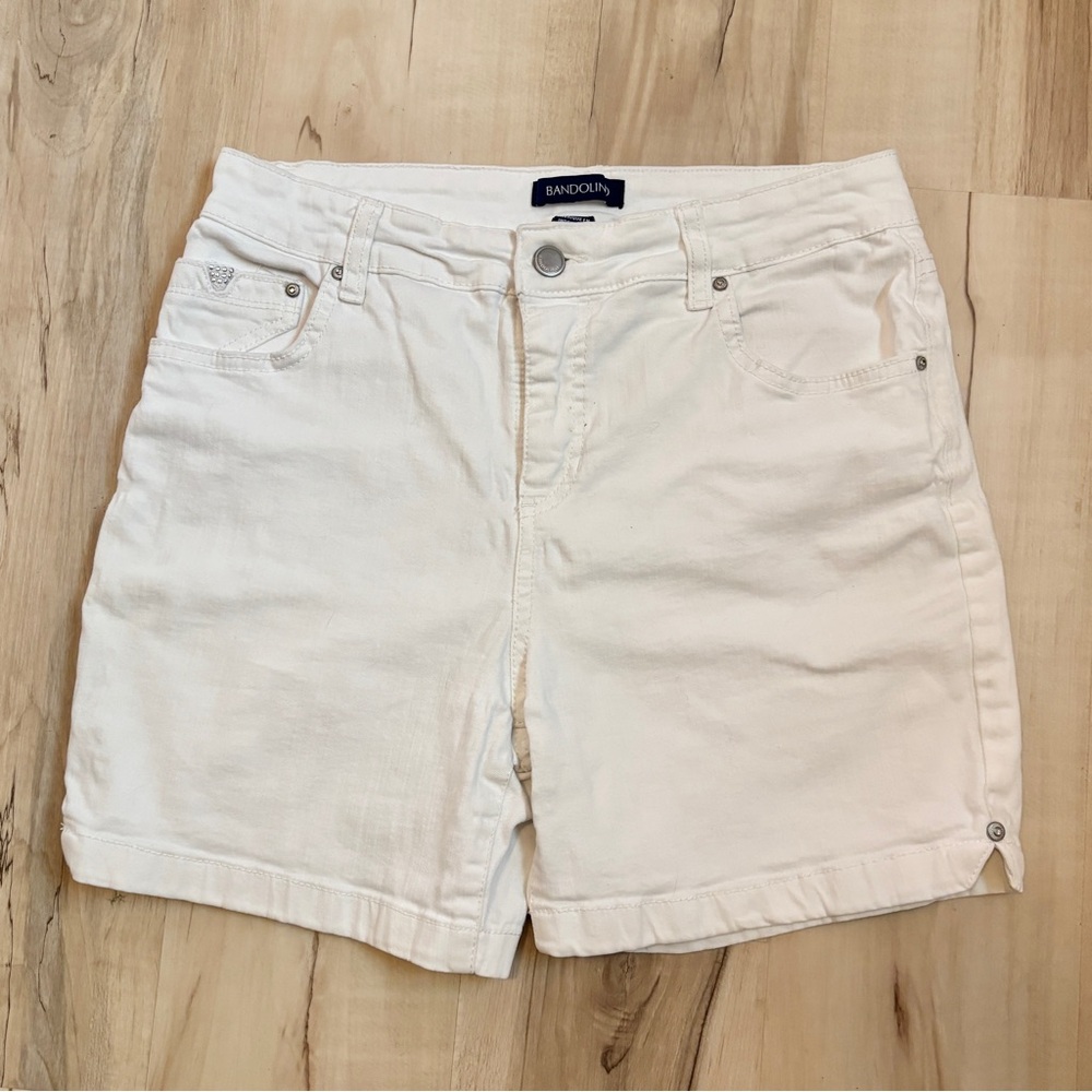 Size 6 Bandolino High Waist Stretch Embellished Shorts